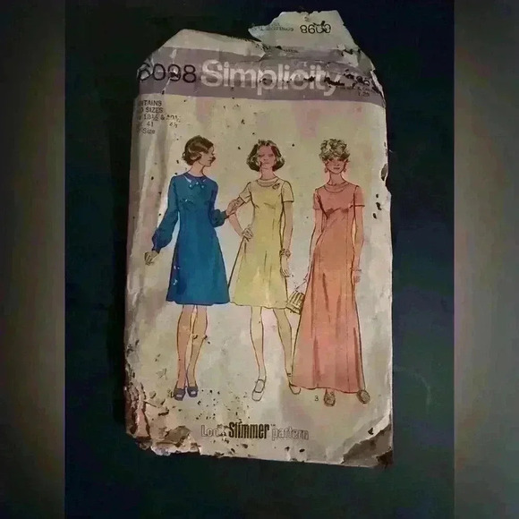 Vintage Simplicity Sewing Pattern - Picture 1 of 2